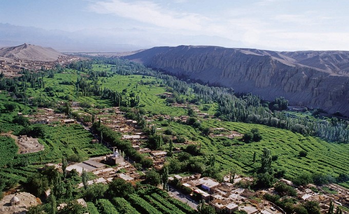 吐鲁番最有名的景点——葡萄沟