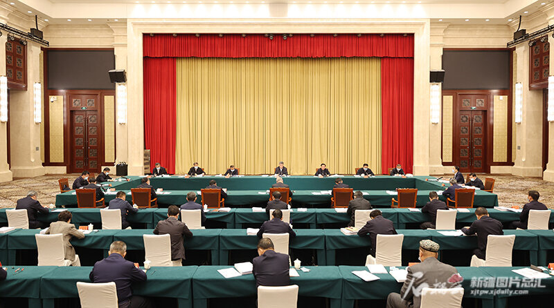 自治区党委理论学习中心组（扩大）会议暨省级领导读书班交流研讨会举行