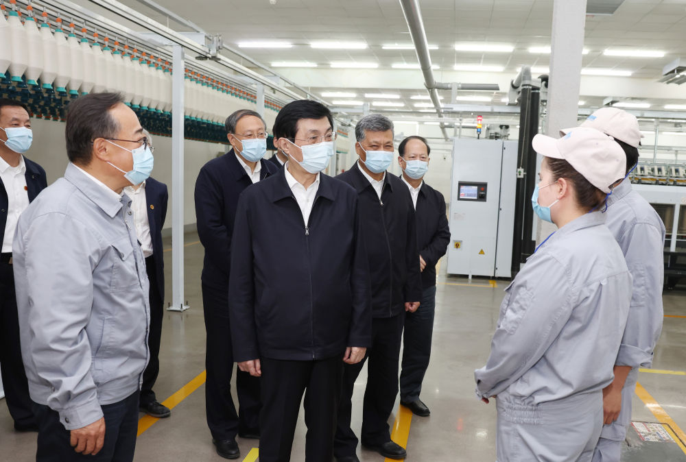 王滬寧在新疆調研時強調 完整準確貫徹新時代黨的治疆方略 打牢新疆社會穩定和長治久安堅實根基