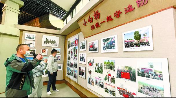 风展红旗党在新疆100年红色印记93一棵小白杨长在哨所旁