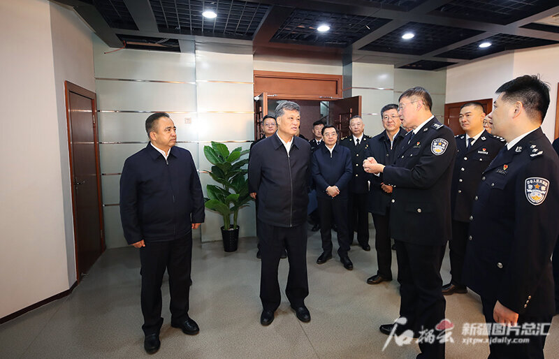 马兴瑞艾尔肯·吐尼亚孜在边防检查粮食储备等单位走访调研