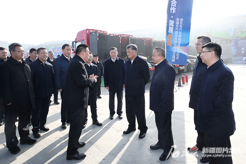 马兴瑞艾尔肯·吐尼亚孜在自治区部分国有企业调研