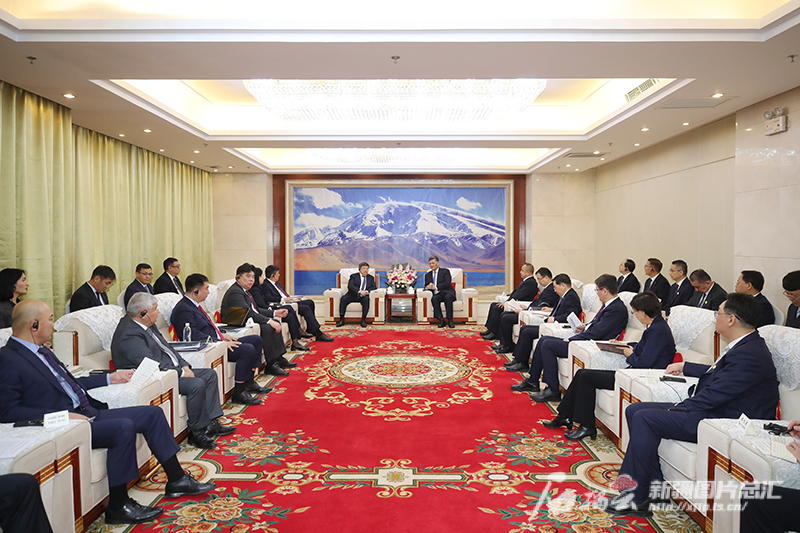 自治区党委书记马兴瑞与吉尔吉斯斯坦总理阿·扎帕罗夫和乌兹别克斯坦总理阿里波夫举行三方会谈 自治区党委书记马兴瑞与吉尔吉斯斯坦总理阿·扎帕罗夫和乌兹别克斯坦总理阿里波夫举行三方会谈