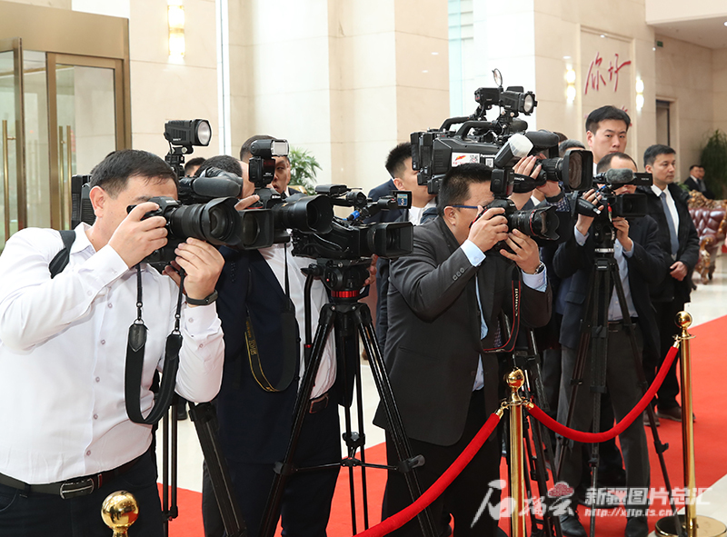 自治区党委书记马兴瑞与吉尔吉斯斯坦总理阿·扎帕罗夫和乌兹别克斯坦总理阿里波夫举行三方会谈 自治区党委书记马兴瑞与吉尔吉斯斯坦总理阿·扎帕罗夫和乌兹别克斯坦总理阿里波夫举行三方会谈