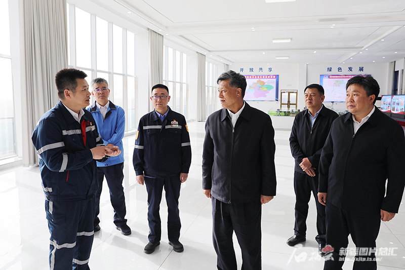 馬興瑞在準東經濟技術開發區調研
