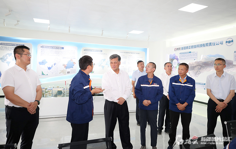 马兴瑞在喀什等地州和图木舒克市调研
