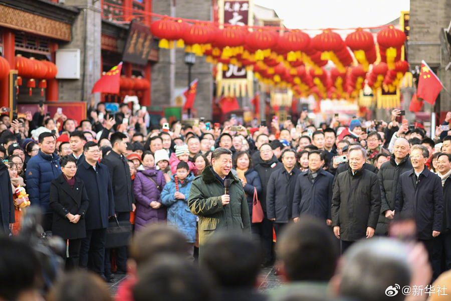 习近平春节前夕在天津看望慰问基层干部群众