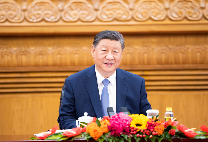 习近平会见出席全国人大加入各国议会联盟40周年纪念活动
暨发展中国家议员研讨班外方议会领导人