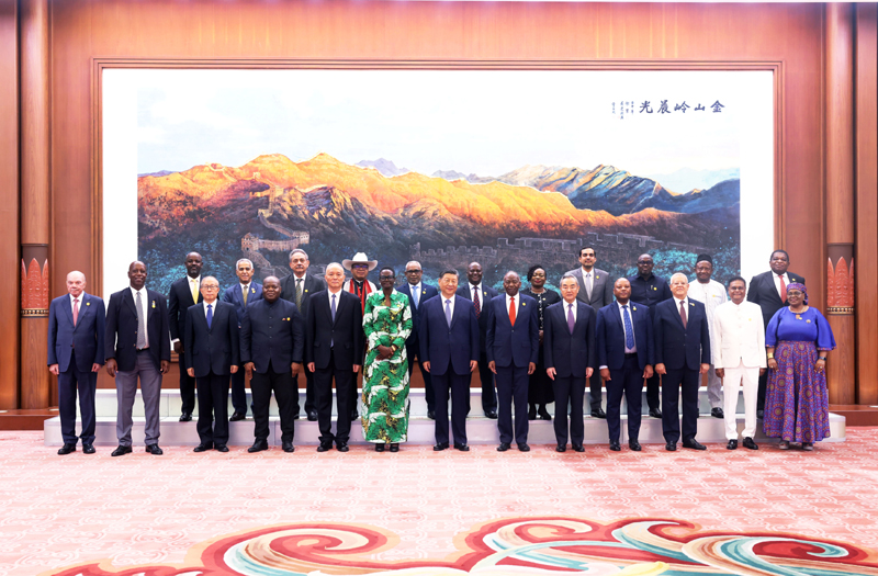习近平会见出席全国人大加入各国议会联盟40周年纪念活动
暨发展中国家议员研讨班外方议会领导人