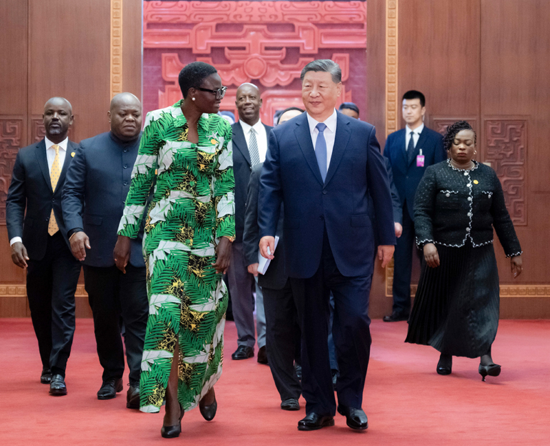 习近平会见出席全国人大加入各国议会联盟40周年纪念活动
暨发展中国家议员研讨班外方议会领导人